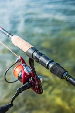 Ultimate Predator Spin & Jig 2,10m 10-30gr -Exporteren Vis Kunsten Winkel 25bb524c33fb184b