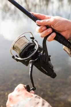 Ultimate Fanatic Freespool 10000 -Exporteren Vis Kunsten Winkel 4cbfae6931db61ae