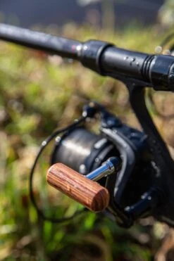 Ultimate Bionic Big Pit 8000 -Exporteren Vis Kunsten Winkel 512fe25271076e10