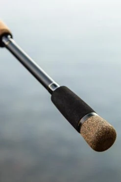 Ultimate Light Casting 2.00m 10-30g 27 Ultimate Light Casting 2.00m 10-30g -Exporteren Vis Kunsten Winkel dd762ea415bc97ec